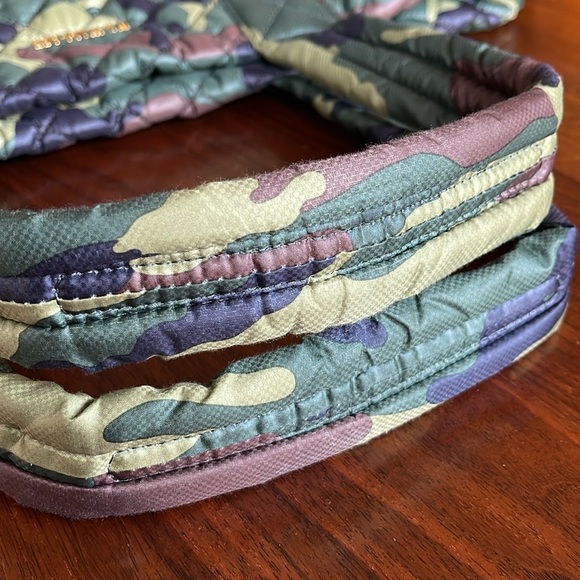 EUC MZ WALLACE MEDIUM CAMO METRO QUILTED TOTE - Picture 6 of 13